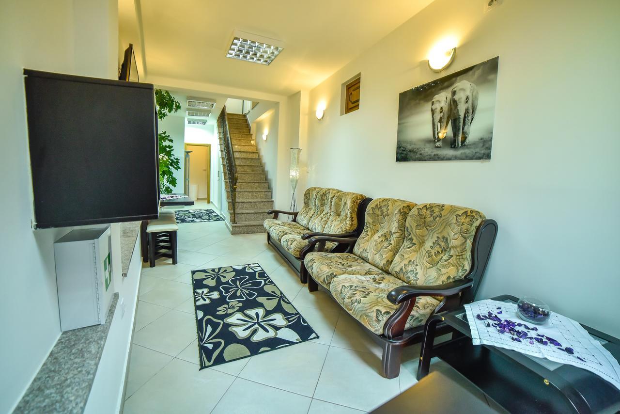 Hostel سيني المظهر الخارجي الصورة